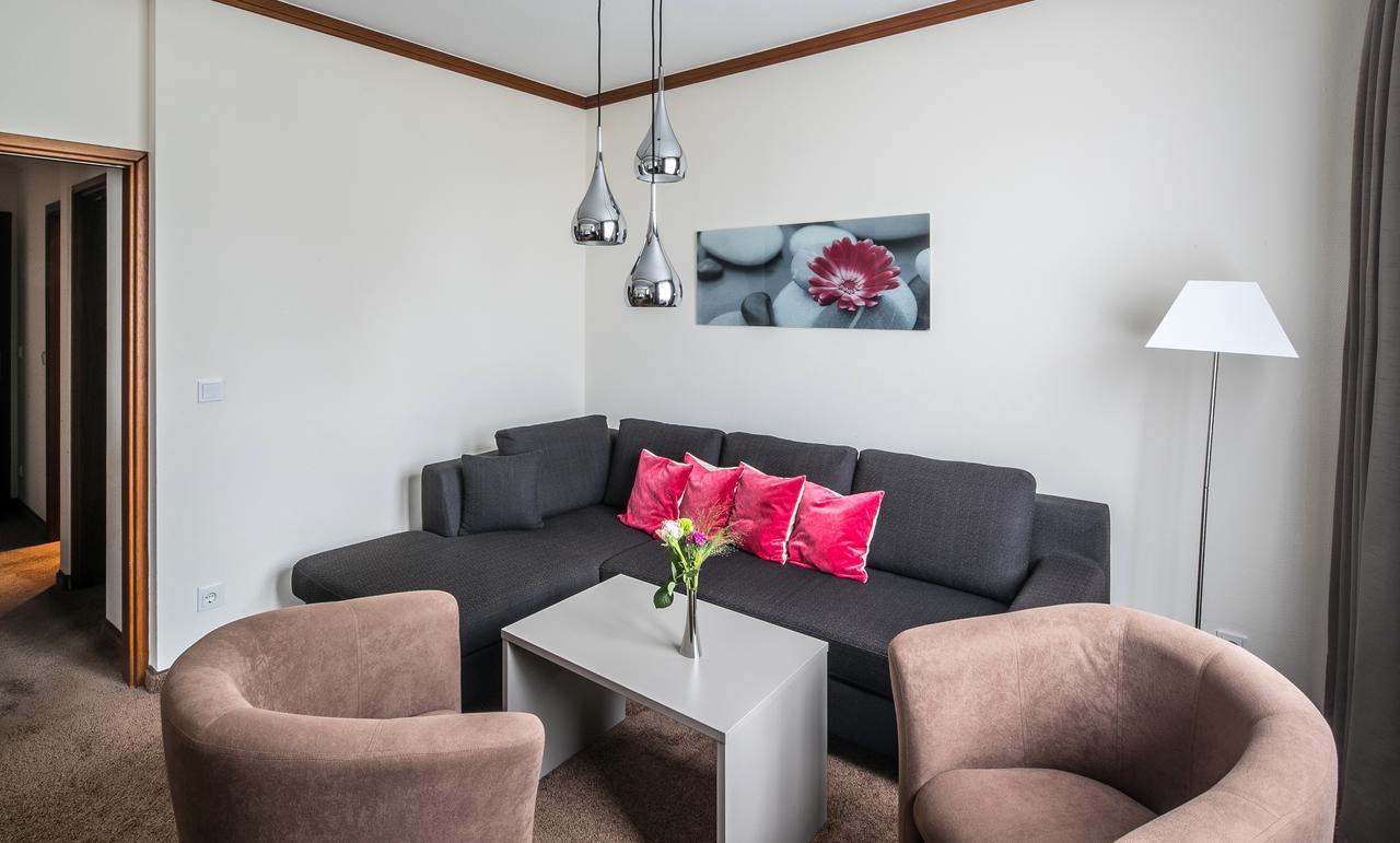 Hotel Am Krone Park Ольхинг Экстерьер фото