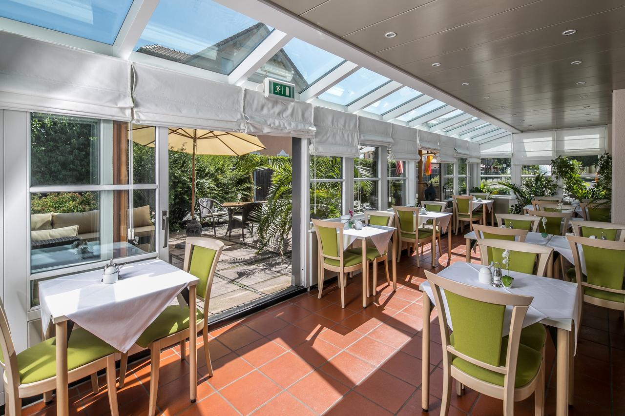 Hotel Am Krone Park Ольхинг Экстерьер фото
